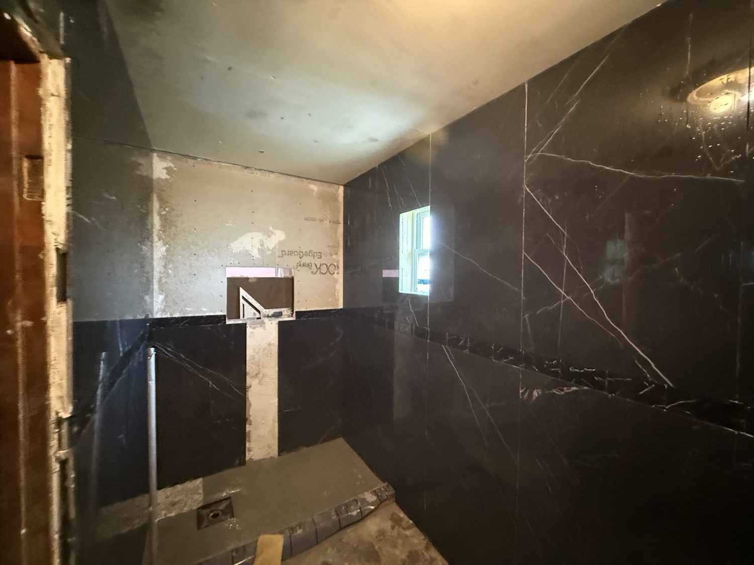 Trabajo de remodelación de baño
